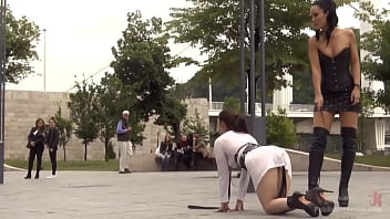 evi foxx public disgrace