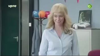 moms niple poke sucking her son