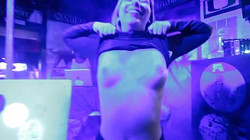 nude girls twerking free