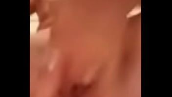 wiggeling pussy lipps