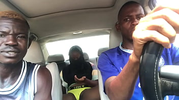 anybunny fingering her pussy