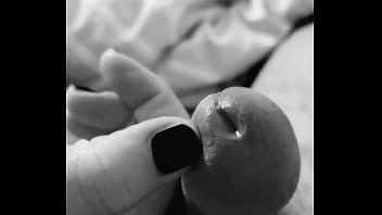 videos mom touches my erection anybunny