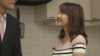 新婚生活はうまくいっていたが、少しの綻びから義父に入り込まれ、イタズラは徐々にエスカレート。中年男特有のねっとり濃厚プレイと強引さに徐々に惹かれていき、若妻は義父の女へと変貌を遂げる【パート1】 thumbnail