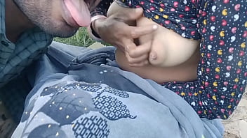 खेड्याततील गावरान आंटी सोबत शेतात लपुन झवुन झवाझवी केली thumbnail