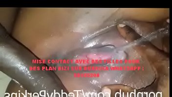 extreme anal mature chie sur le lit