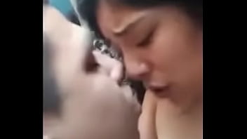 latina pone los cuernos al novio porno