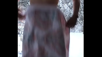 girlfriend flashing outside