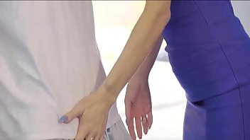 sexy cousin and little neice and mom fuck son