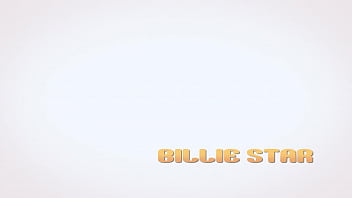 kaley cuoco fucks herself with bottle