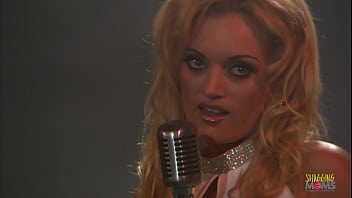 slideshow of nicely trimmed pussy