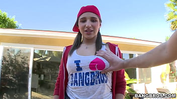 Bangbros - Jewish Pawg Abella Danger Shows Off Her Perfect Teen Body thumbnail