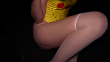 girl fucking herself with brush before brother gets home