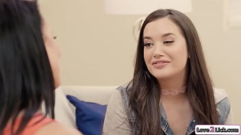 girl ka boobs boy na kiss