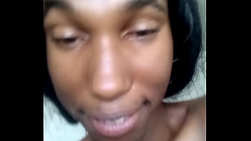 girl rubbing on her big clit to make herself squirt