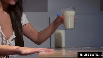 messy food fetish girls