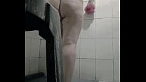 gordibuena bañandose mostrando su gran culo