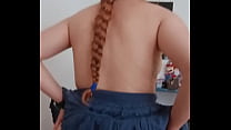 Me encnata que me metan la verga bajo la falda y me haga darme sentones en su verga hasta que me duele!Amateur linda y sumisa