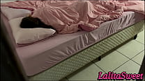 ENCONTREI MINHA MEIA-IRMÃ SÓ DE CALCINHA E A SAFADA PEDIU MEU PAU NA BUCETA INEXPERIENTE