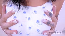 Gorgeous girl gets her cunt fucked with machine