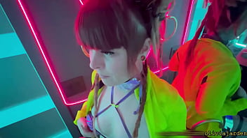 Public sloppy deepthroat in a rave bathroom