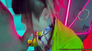 Public sloppy deepthroat in a rave bathroom