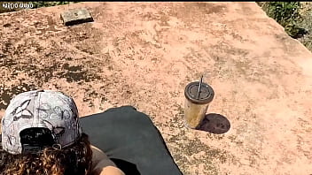 Fiz sexo numa casa abandonada com duas ninfetas na beira da praia