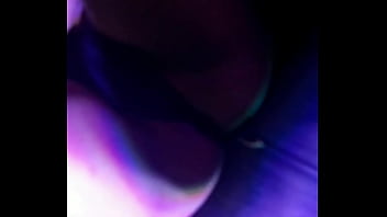 Exibindo a ppk no sofá 2