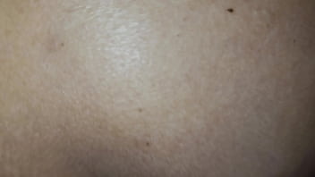 En un hotel ella le gusta sentar