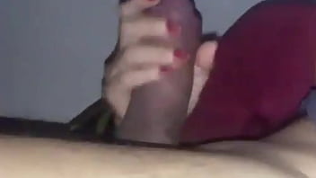 Relaxando e batendo uma punheta