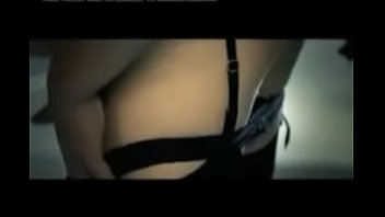 Do anybody know her name pls she's excellent