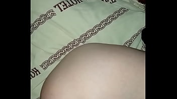 Botei minha loirinha pra engasga no meu pau e depois meti a rola pra dentro de quatro e de frente bbc