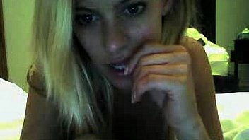 Teen paris models topless in her new sexy panties