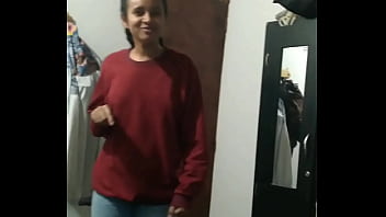 Sexo real mi hermanastra me descubre en su habitación y pasa esto