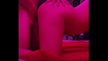 Ve lo rico me da con su rica polla y corre toda su leche sobre mi Ve lo rico me da con su rica polla y corre toda su leche sobre mi