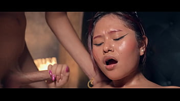 Ayudo a mi hermanastro con su paja