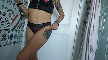 Chantal need to shave her pussy