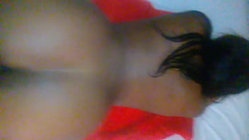 Throwing that juicy ass