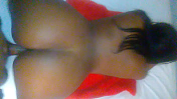 Throwing that juicy ass