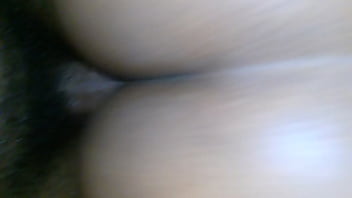 Throwing that juicy ass