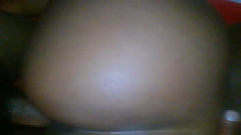 Throwing that juicy ass