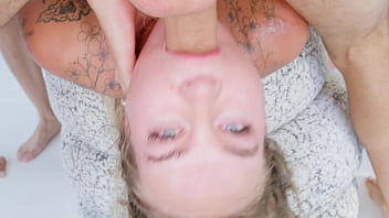 Premium bukkake 5vs1 lot of milk over her face ali rose