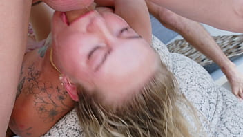 Premium bukkake 5vs1 lot of milk over her face ali rose