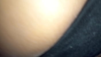 แหย่ควยเข้าไปในหีผ่านรูกางเกง