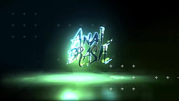 Novinho dando o rabo no pelo e levando gozada dentro da buceta