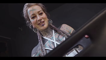 Anuskatzz stuffs her ass with a cold stainless steel dildo