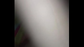 Mi hermanastra me muestra su culo y no pude resistirme y terminé follandola