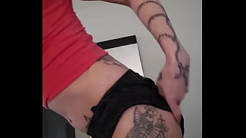 Emy angel et ses belles fesses