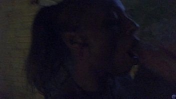 Puta da farrapos chupando e lambendo gostoso até gozar Puta da farrapos chupando e lambendo gostoso até gozar