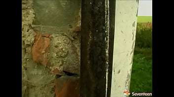 Nonton Lesley And Her Silver Dildo thumbnail