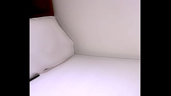 Safadinha brincando de mostrar o peito no app tango nonude